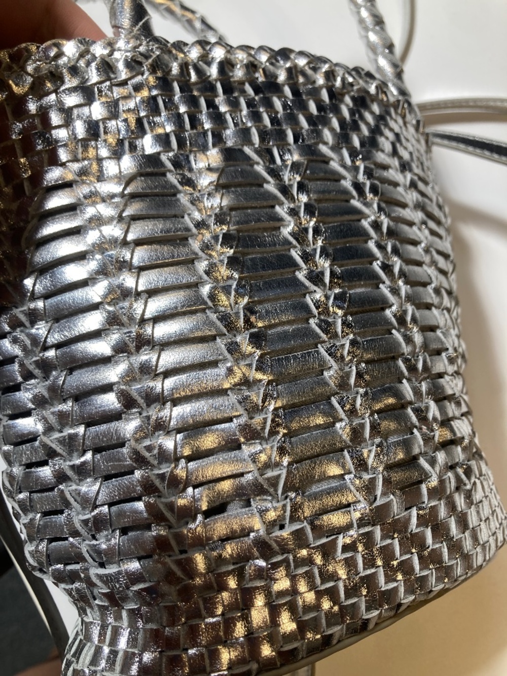 Like new genuine leather jcrew silver woven leather bucket crossbody bag - Picture 4 of 8